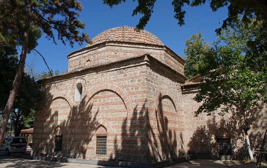Bursa'nın fethine uzanan yol kuruluş döneminin tarihi izlerini taşıyor