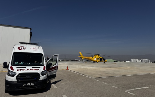 Erzurum Karaçoban'daki hamile kadın helikopterle hastaneye sevk edildi