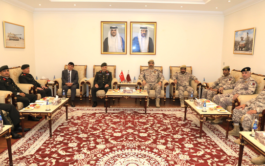 Orgeneral Tokel, Katar Kara Kuvvetleri Komutanı'nın davetiyle Katar'ı ziyaret etti