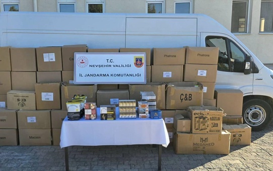Nevşehir Gülşehir'de araçta 532 kilo kaçak tütün ve sahte bandrollü sigara ele geçirildi