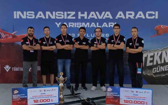Eskişehirli ALPAGU Takımı TEKNOFEST'te Sabit Kanat İHA'da Türkiye üçüncüsü oldu