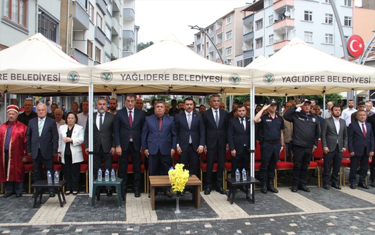 Yağlıdere'de Ahilik Haftası yürüyüşle kutlandı, Giresun'un yılın ahisi Özdemir'e plaket verildi