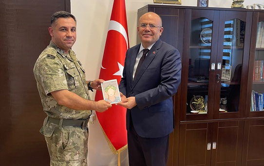 2. Hudut Tabur Komutanı Arıkan, Uzunköprü Kaymakamı Köken'i ziyaret etti