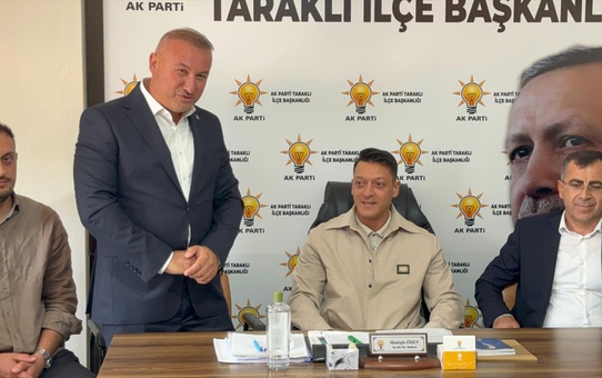 Mesut Özil Sakarya Taraklı'da esnaf ve sporcularla buluştu