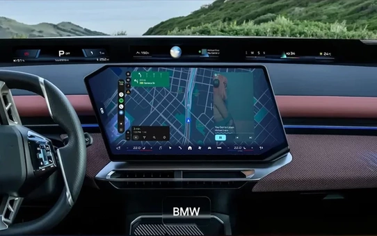 Android Auto'da Gemini geçişi gecikme ve çalışmayan komutlarla eleştiri aldı