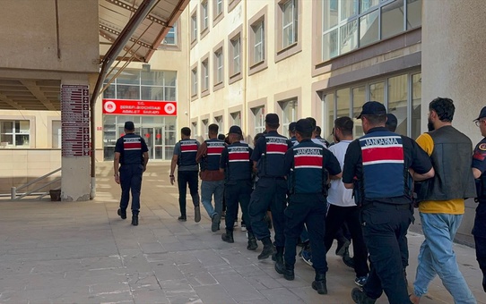 Ankara Şereflikoçhisar'da uyuşturucu operasyonunda 17 şüpheli gözaltına alındı