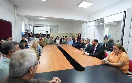 Bakan Tekin Yalova'da öğrencilerle buluştu