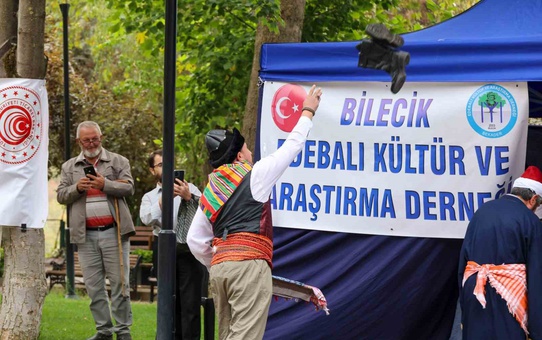 Bilecik'te Ahilik Haftası'nda hileli ayakkabıya 'pabuç dama atma' cezası