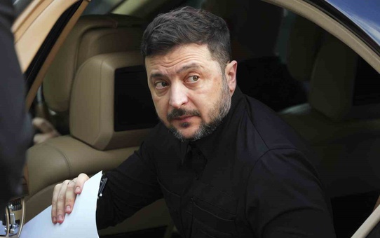 Zelenskiy savaşın gölgesinde tartışmalı bir figüre dönüştü, seçim belirsiz