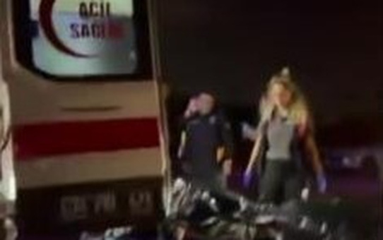 Esenyurt'ta yayalara çarpan otomobilde 1 kişi öldü, 1 kişi ağır yaralandı
