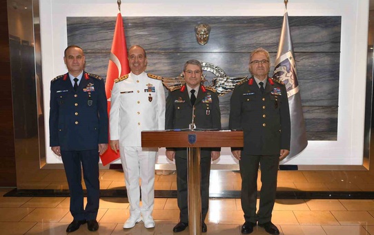 Genelkurmay Başkanı Bayraktaroğlu, Hava Kuvvetleri Komutanlığını ziyaret etti