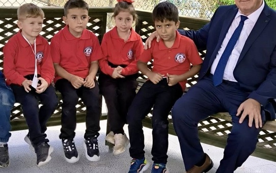 Hisarcık'ta protokol, ilkokul 1. sınıf öğrencilerini ziyaret etti