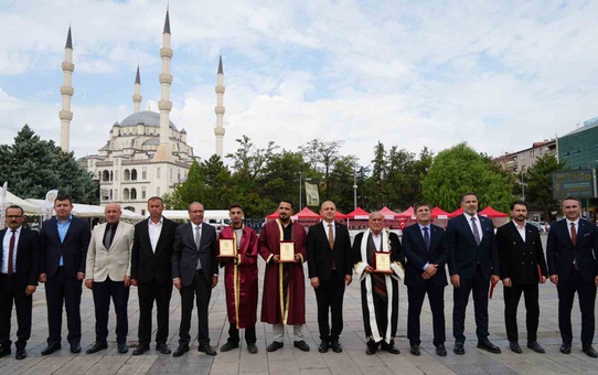 Kırıkkale'de Ahilik Haftası mehterli yürüyüş ve pilav ikramıyla kutlandı