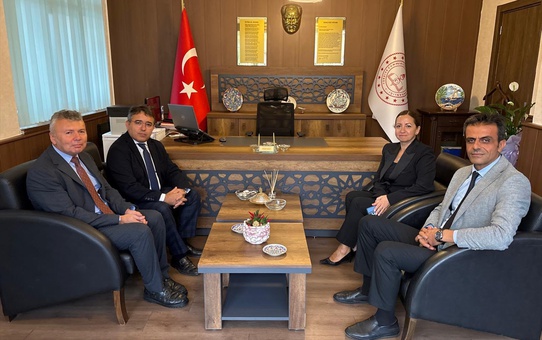 Marmaris Kaymakamı Kaya, eğitimde yeni dönem hazırlıklarını görüştü