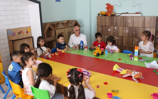 Mersin Erdemli'de din görevlileriyle buluşan İl Müftüsü Topal gayretlerinden övgüyle söz etti