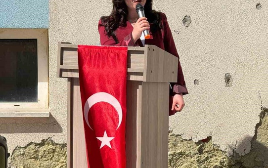 Refahiye'de İlköğretim Haftası programı bakımsız okulda yapıldı