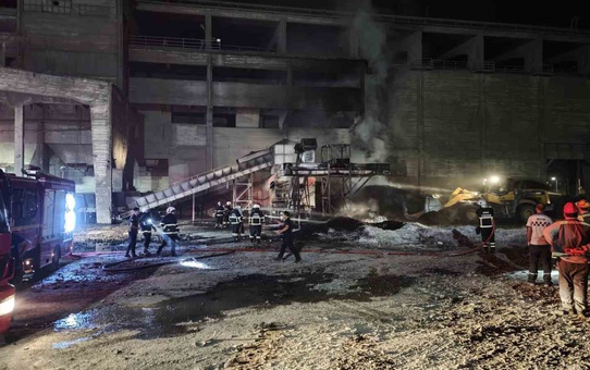 Sivas’ta çimento fabrikasında korkutan yangın