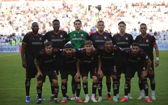 Sivasspor'da 4 futbolcunun sakatlık raporu açıklandı, tedaviye başlandı