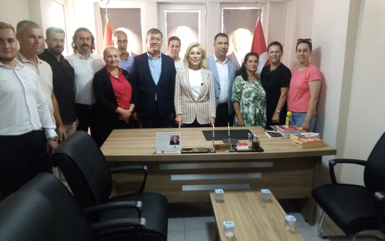 AK Partili Aksoy, Balıkesir Gömeç'te teşkilat ve esnafla buluştu