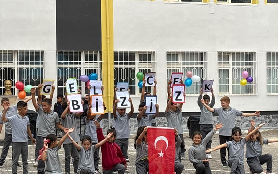 Alaca'da İlköğretim Haftası töreni Fatih İlkokulu'nda sürdü, Kaymakam da katıldı