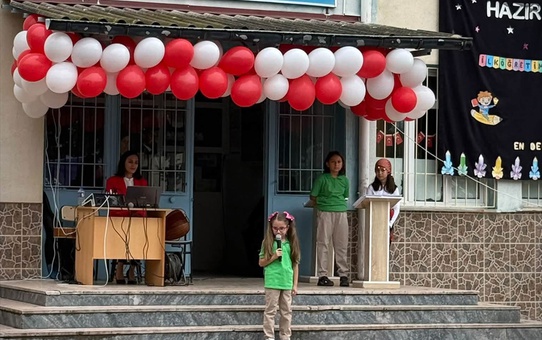 Alaçam'da İlköğretim Haftası için Resai Aydın İlkokulunda program düzenlendi