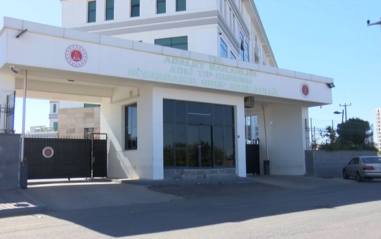 Boşandığı kadını tabancayla öldüren şahıs, yakalanacağını anlayınca intihar etti