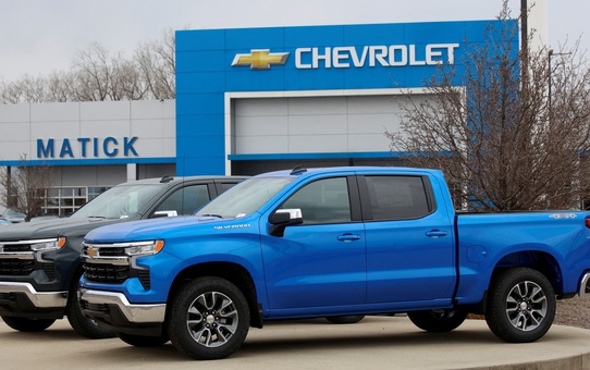 GM yeni Silverado ve Sierra'da dizel ısrarını sürdürüyor