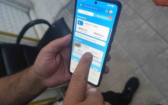 Hesabına gelen 83 bin liranın sahibini arıyor