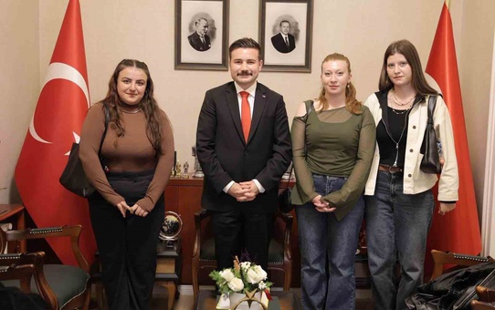 Gökçeada Kaymakamı Acar Halk Günü'nde vatandaşların sorunlarını dinledi