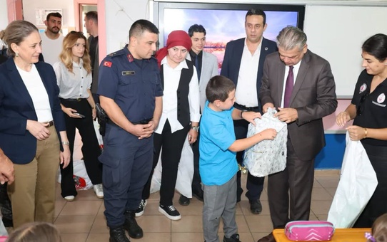 Nazilli Kaymakamı Kan, kırsaldaki iki ilkokulu ziyaret etti
