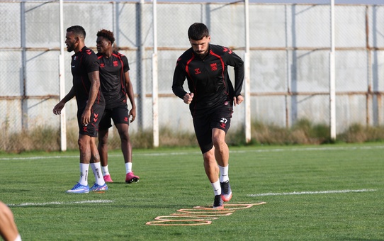 Sivasspor, Keçiörengücü deplasmanı öncesi taktik çalıştı