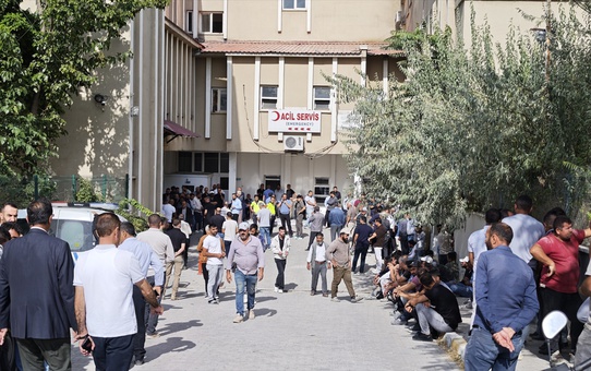 İnşaat halindeki binadan düşen işçi kurtarılamadı! Ölüm haberini alan yakınları yıkıldı