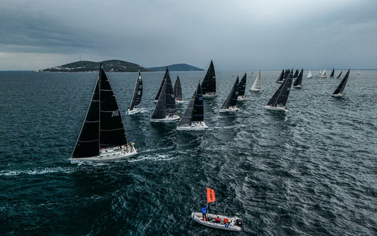 25. Bosphorus Cup'ta ikinci gün sona erdi; Aboat Time zirvedeki yerini korudu