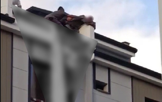Denizli Kale'de çatıya çıkan genci Belediye Başkanı Hayla kolundan çekip kurtardı