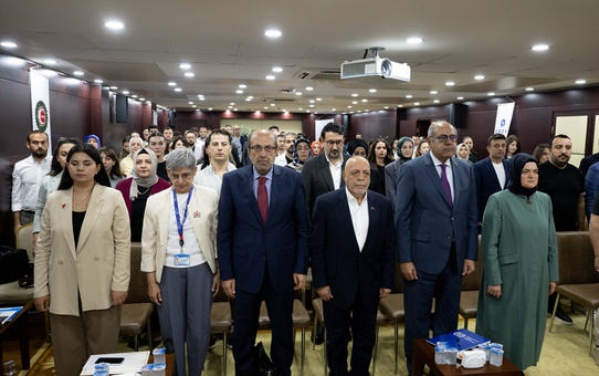 HAK-İŞ Başkanı Arslan kayıtlı istihdamda ücret farkı Avrupa ile hemen hemen aynı dedi