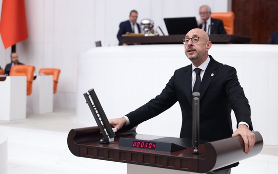 Poyraz, Uçum'un Öcalan sözlerine 'devleti zehirlemekten vazgeçin' diye karşılık verdi
