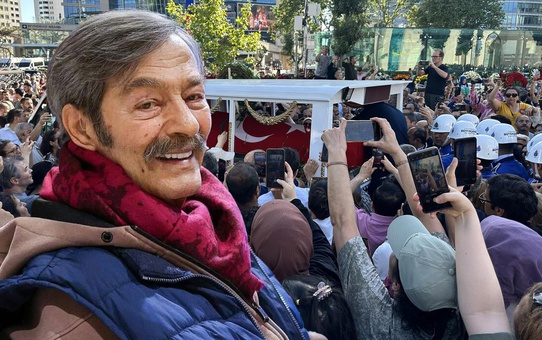 Kadir İnanır'ın yakınlar şokta: Bir kravat dahi bırakmamış bize
