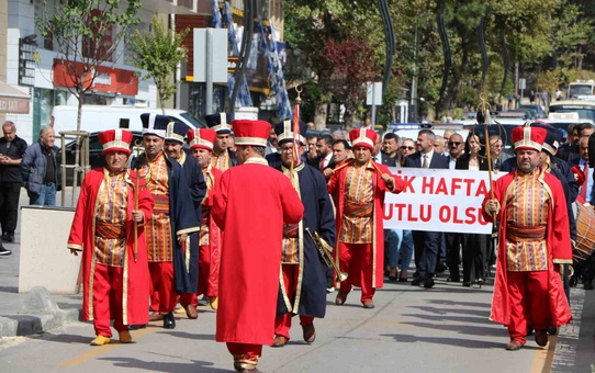 Karabük'te Ahilik Haftası mehter yürüyüşü ve plaket töreniyle kutlandı
