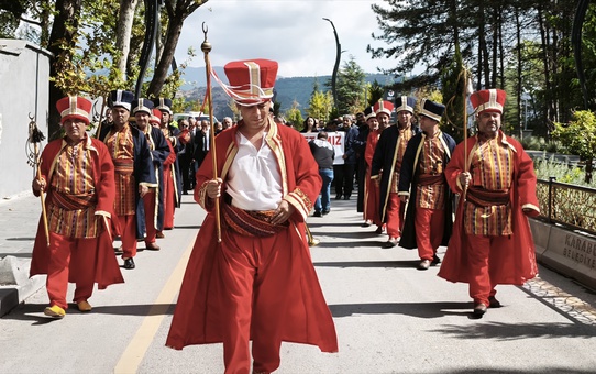 Karabük'te Ahilik Haftası'nda Fatih Yüksel'e Yılın Ahisi plaketi verildi