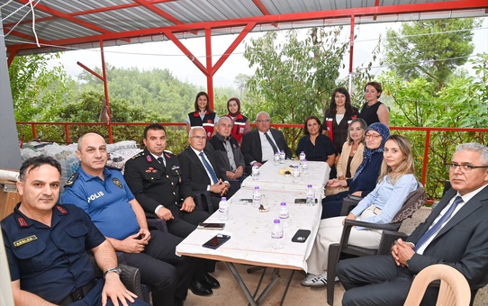 Kumluca Kaymakamı Güneş ve Başkan Avcıoğlu, şehit yakınları ile gazileri ziyaret etti