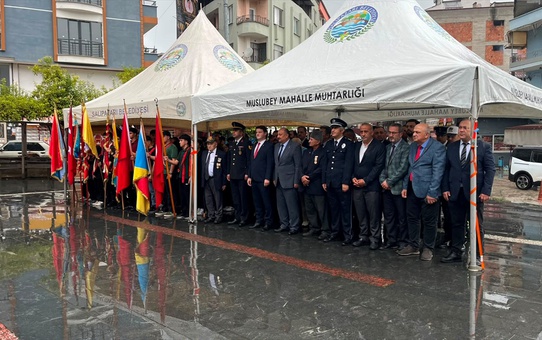Samsun Salıpazarı'nda Gaziler Günü töreni çelenk sunumuyla başladı