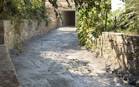 Şirince'de dere yatağı ıslahı için 150 metreküp beton döküldü