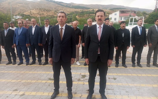Sivrice'de Gaziler Günü törenle anıldı, çelenkler Atatürk Anıtı'na sunuldu