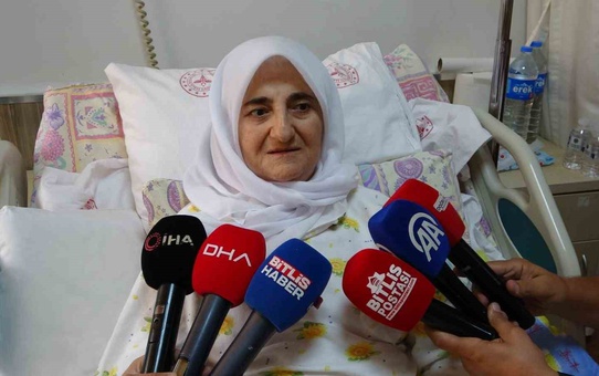 Bitlis'te 70 yaşındaki hastaya 7,5 saatlik kapalı kalın bağırsak ameliyatı yapıldı