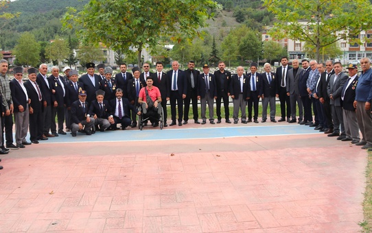Amasya Taşova'da 19 Eylül Gaziler Günü töreni çelenk sunumuyla başladı
