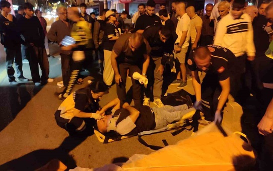 Edirne Keşan'da motosiklet, Adalet Sarayı yönünde yayaya çarptı, 2 kişi yaralandı