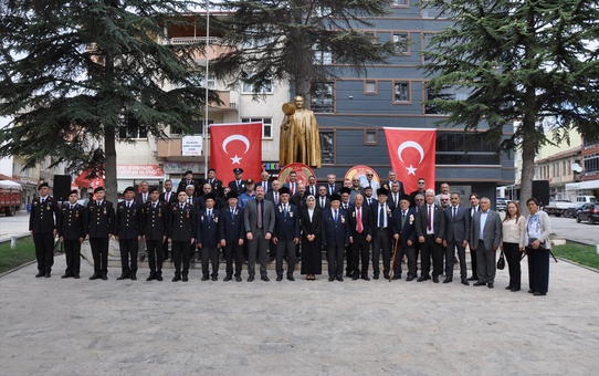 19 Eylül Gaziler Günü Gümüşhacıköy'de törenle kutlandı, anıta çelenk sunuldu