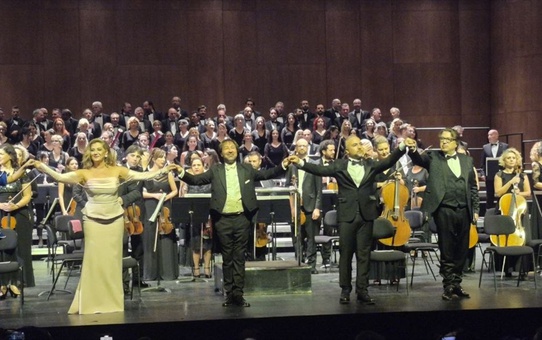 İDOB sezonunu Beethoven'ın 9. Senfonisi ile açtı, Şef Yazıcı yapay zekayı ele aldı