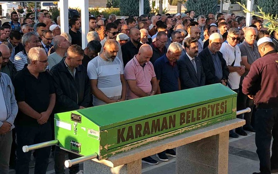 Karaman'da çöp kamyonundan düşen 28 yaşındaki temizlik işçisi toprağa verildi