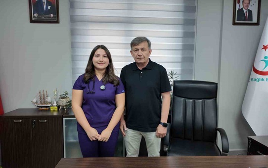 Kütahya Gediz'de hemşire çiftin kızı, anne babasıyla aynı hastanede acil tıp hekimi oldu